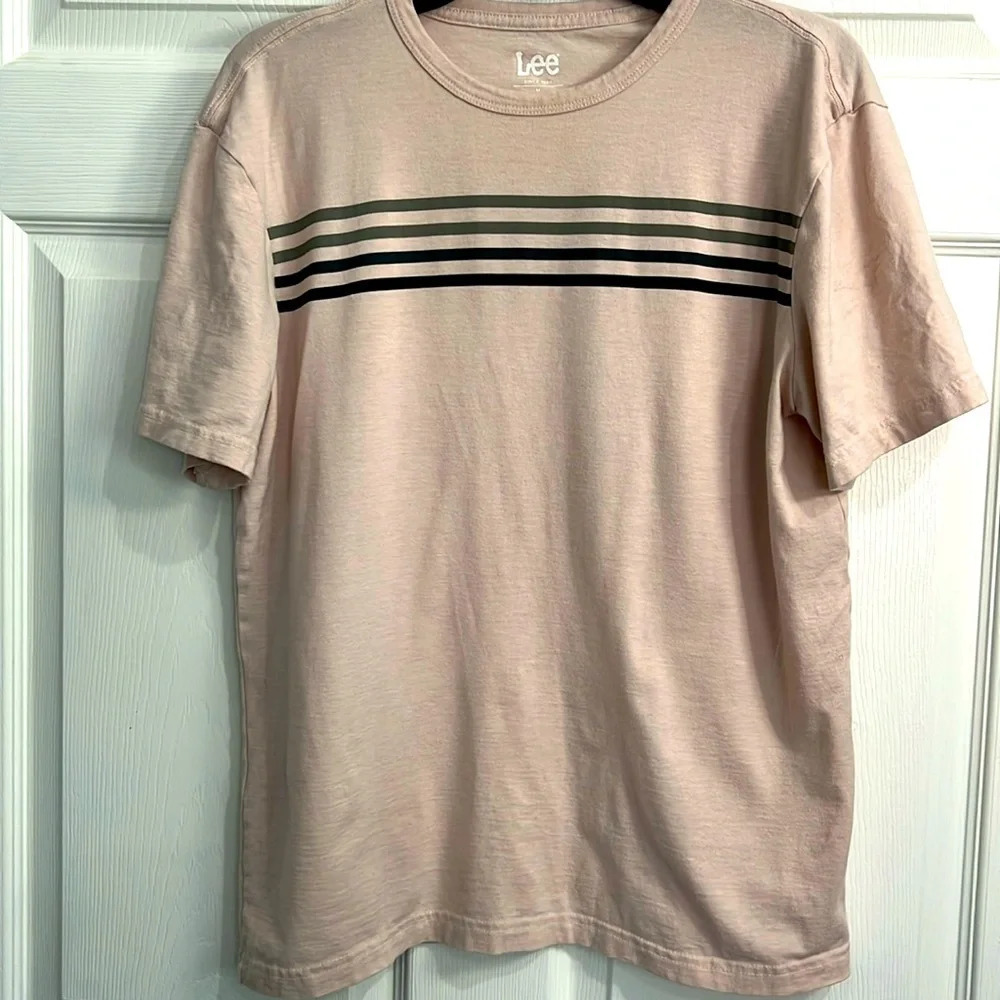 Lee Men's Premium Cotton Short Sleeve Tee size Medium - peach with stripes